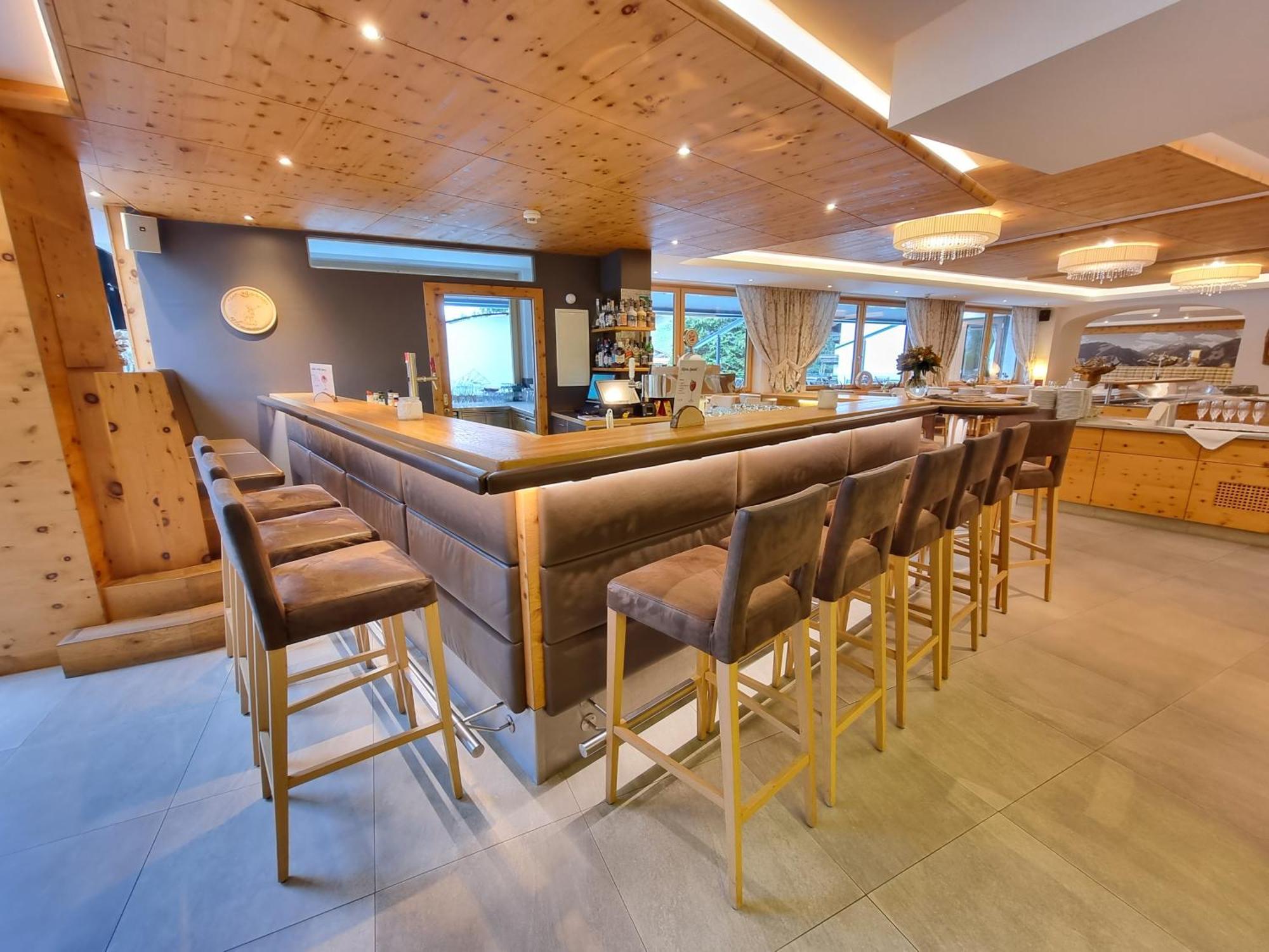 Hotel Alpina Раурис Екстериор снимка
